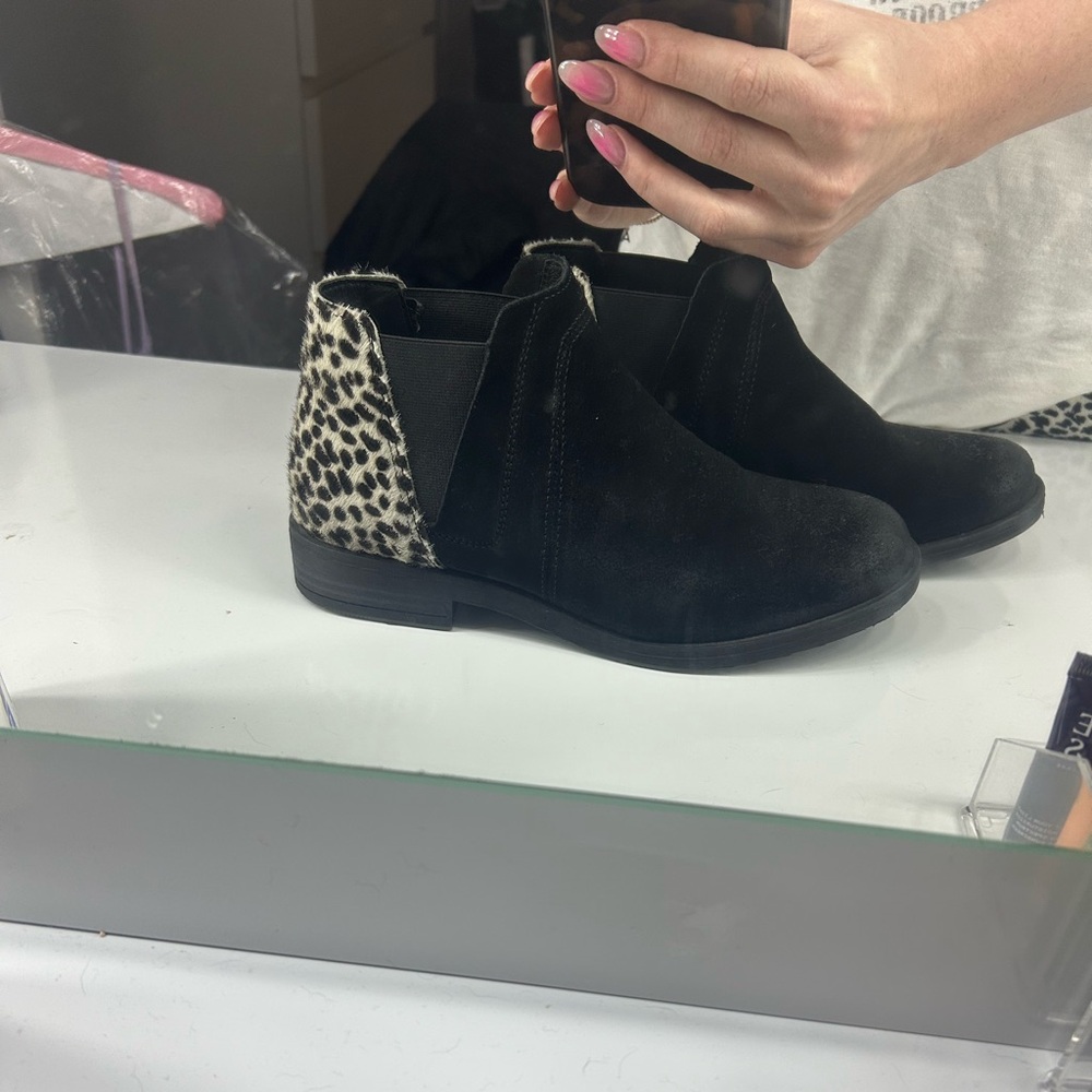 Clark’s Booties - Picture 8 of 10